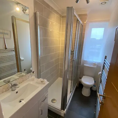 Beautiful River View House In Holiday home Truro